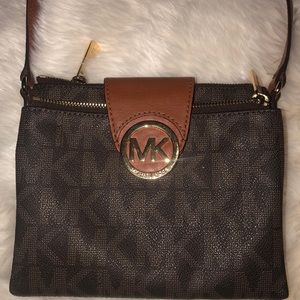 Michae Kors Cross body